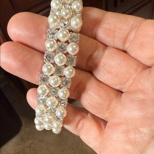 Elegant Pearl and Silver Bracelet